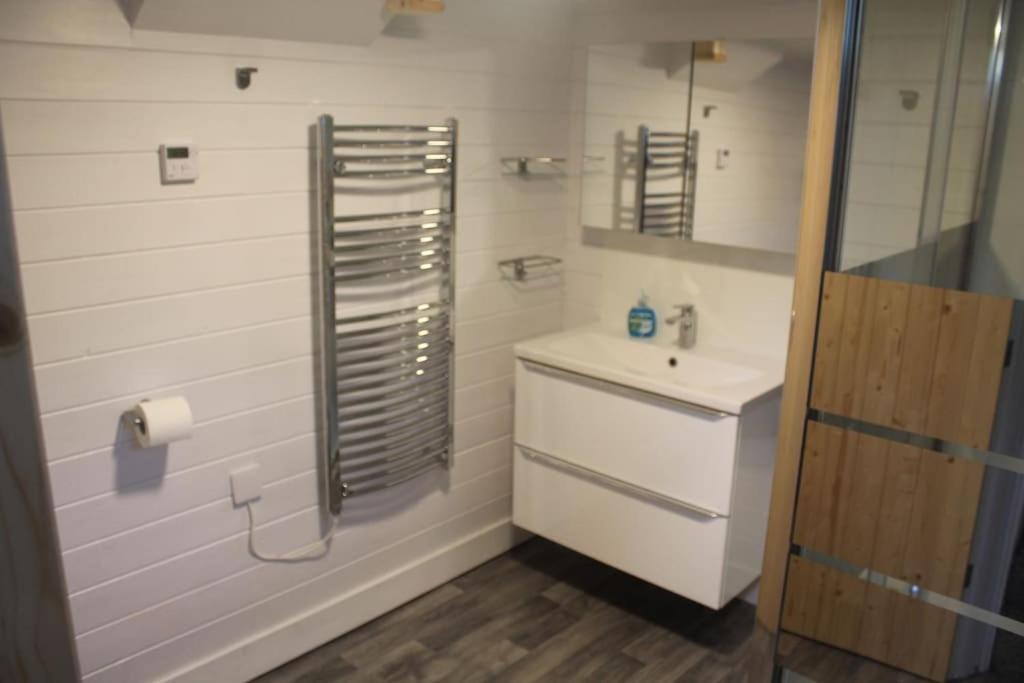 The Scullery - A Quirky Annex With Wood Fire Vila Huddersfield Exterior foto