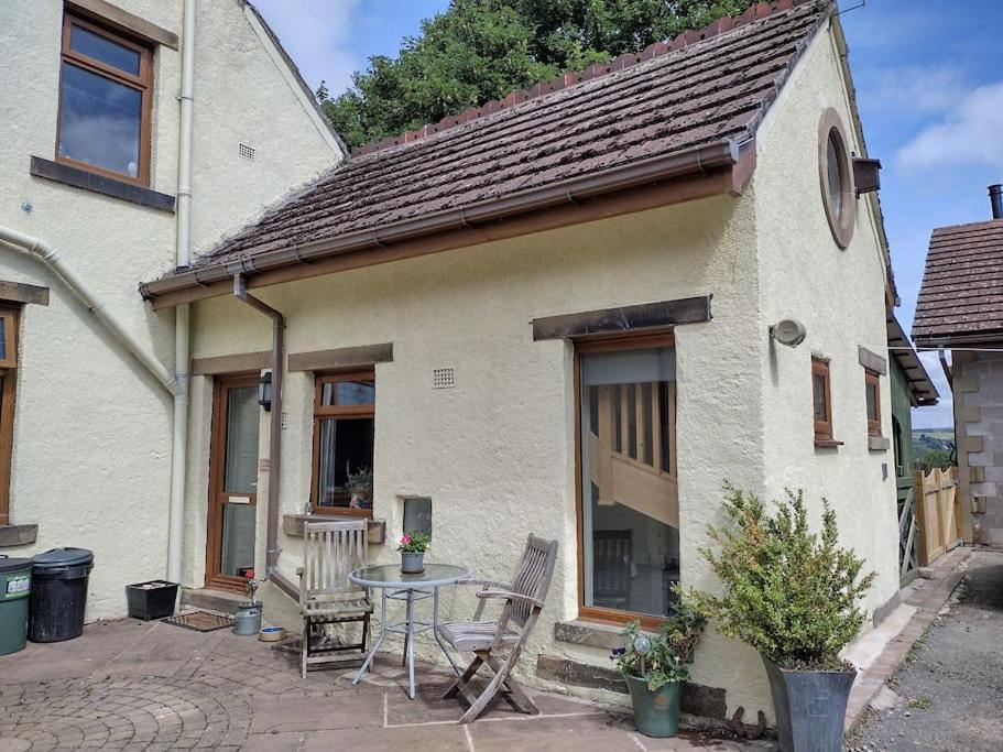 The Scullery - A Quirky Annex With Wood Fire Vila Huddersfield Exterior foto