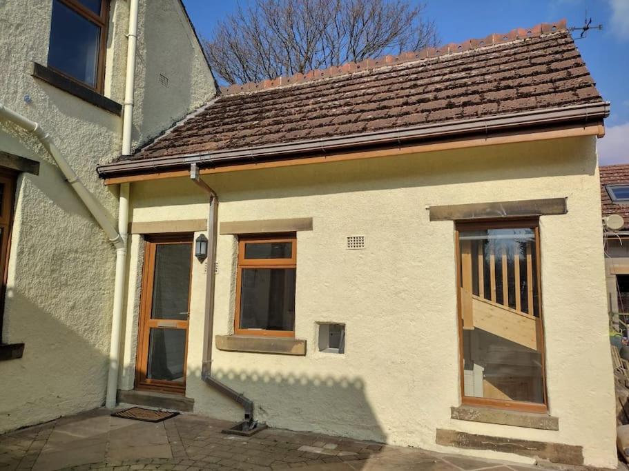 The Scullery - A Quirky Annex With Wood Fire Vila Huddersfield Exterior foto